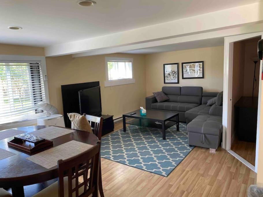Apartament Adorable 2-bedroom With Free Parking Victoria